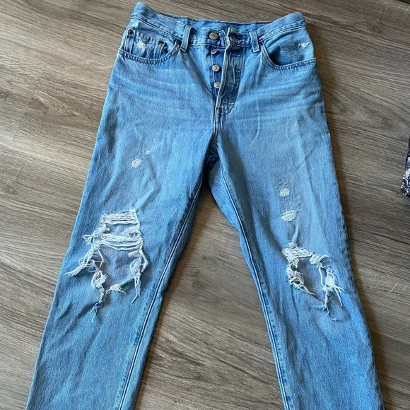 Levi’s 501 Jeans - Picture 4 of 9